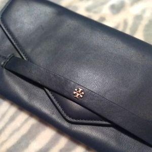 Tory Burch Elizabeth Clutch Logo Wallet